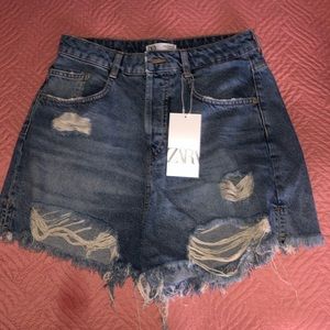 ZARA mid-rise Jean shorts